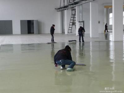 顶天保洁公司 专业清除顽固污迹，守护建筑清洁之美